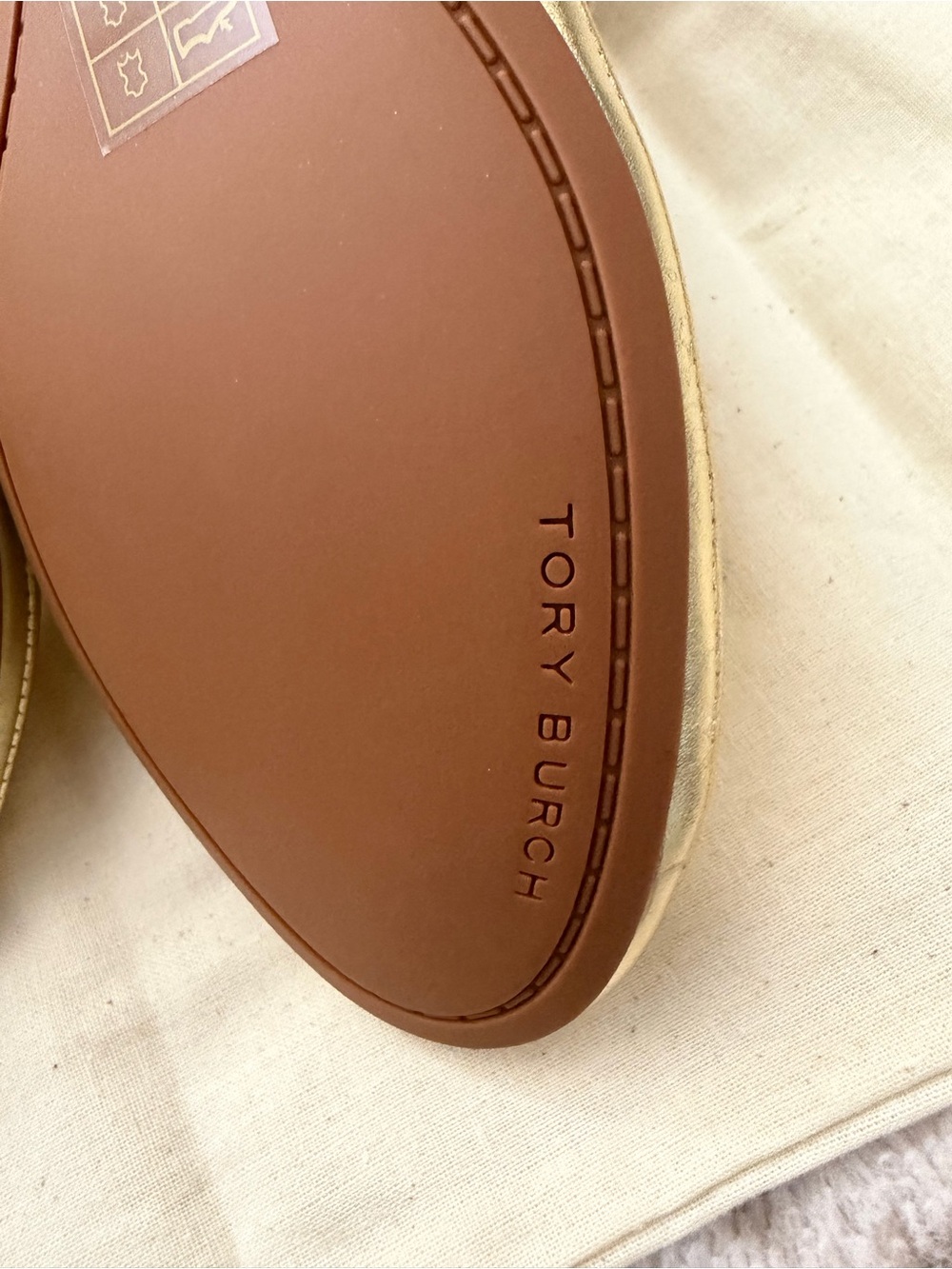 Tory Burch Eddie Ballet Flats in Metallic Gold Size 6 - Picture 4 of 6